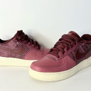 Final price
Nike Maroon and Cream Sneakers